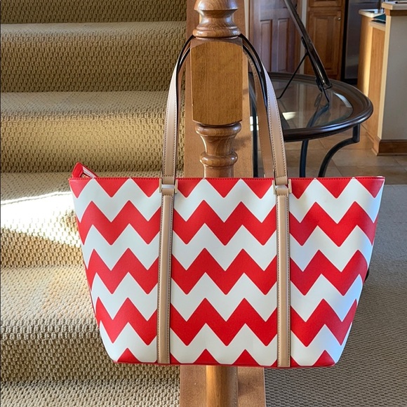 Kate Spade Chevron Tote - Picture 2 of 13
